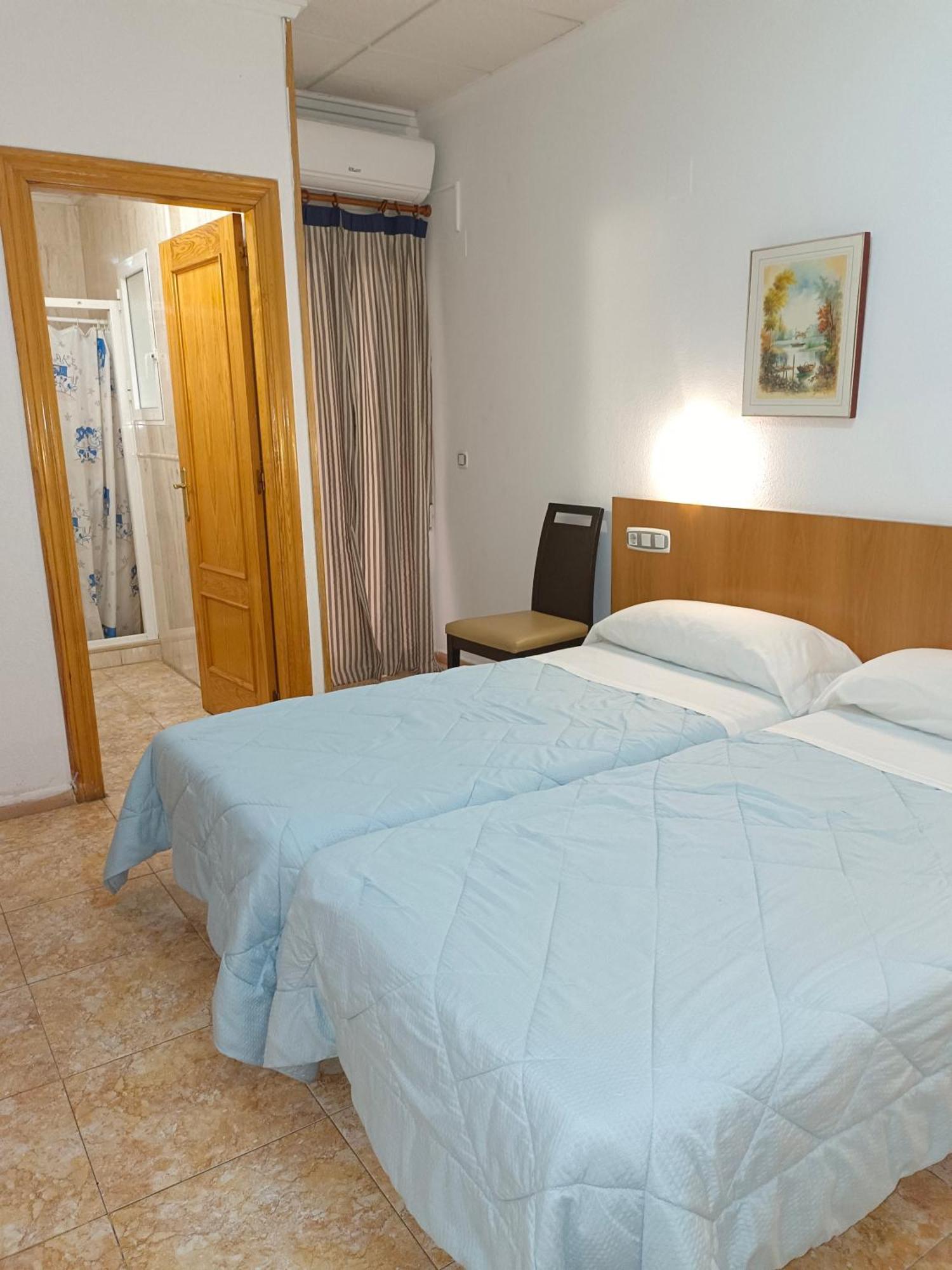 Hostal Gran Via Levante Torrevieja Dış mekan fotoğraf