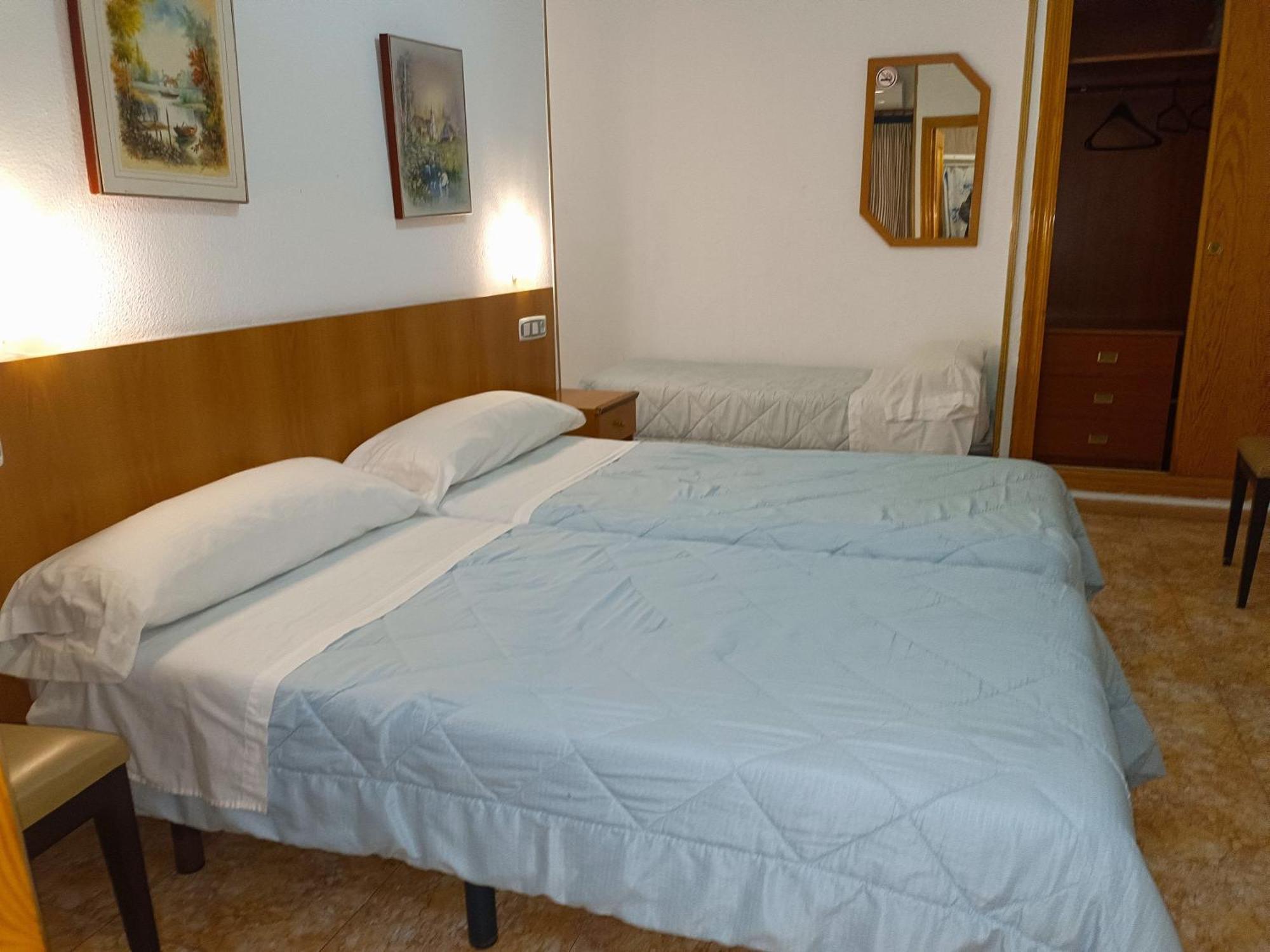 Hostal Gran Via Levante Torrevieja Dış mekan fotoğraf